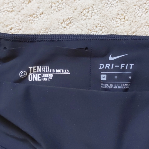 Nike women's legend tight NWT - Picture 2 of 8